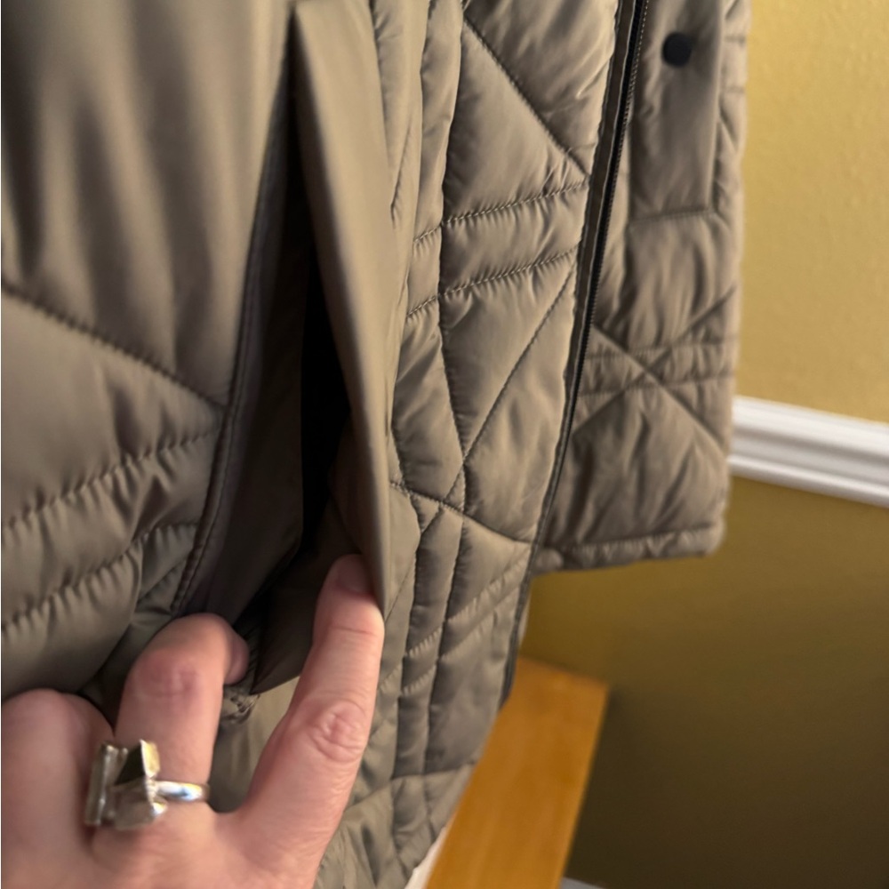 Quilted Hooded Vest in Tan - Picture 6 of 7
